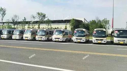 高檔轎車(chē)考斯特