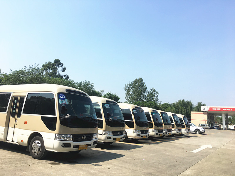 成都包車(chē)需要多少錢(qián)?里面包含什么費用?