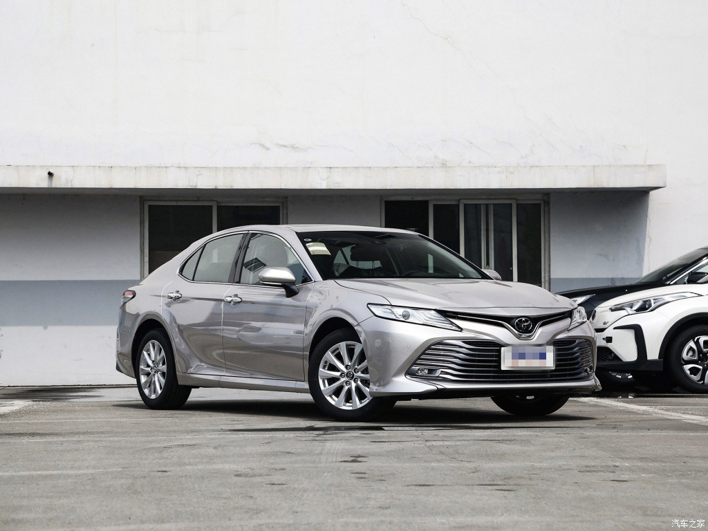 成都租車(chē)價(jià)格|國慶成都租小轎車(chē)多少錢(qián)一天