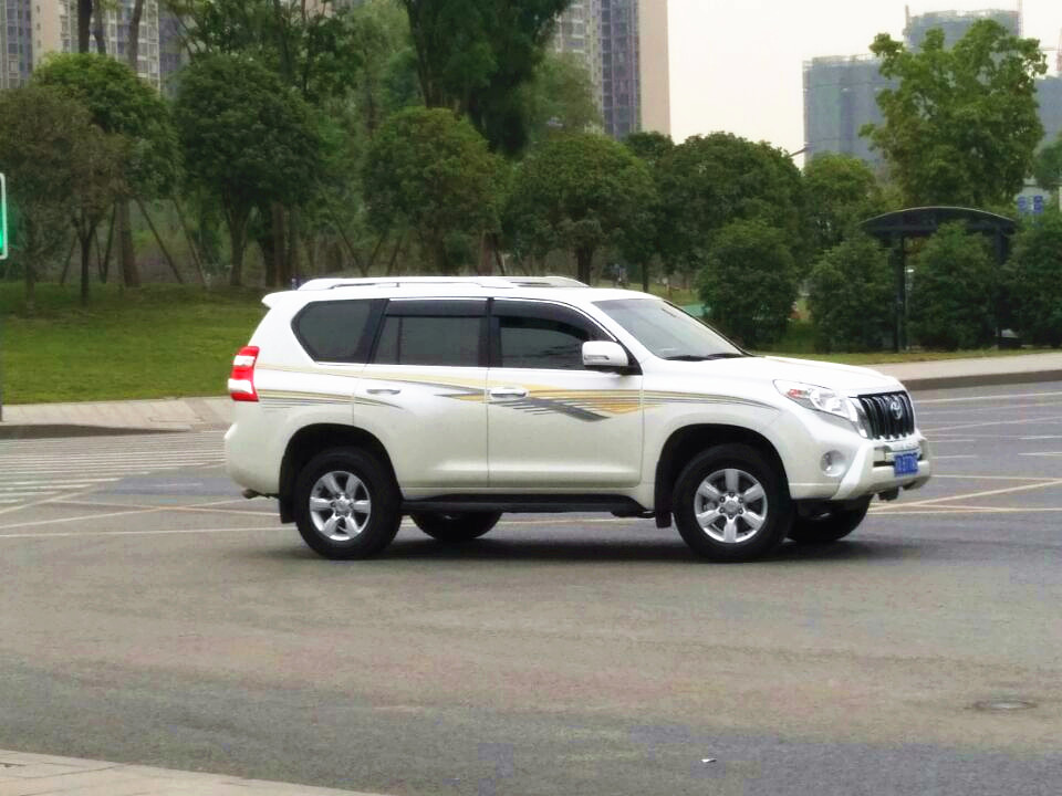 成都租一輛豐田普拉多一天要花多少錢(qián)