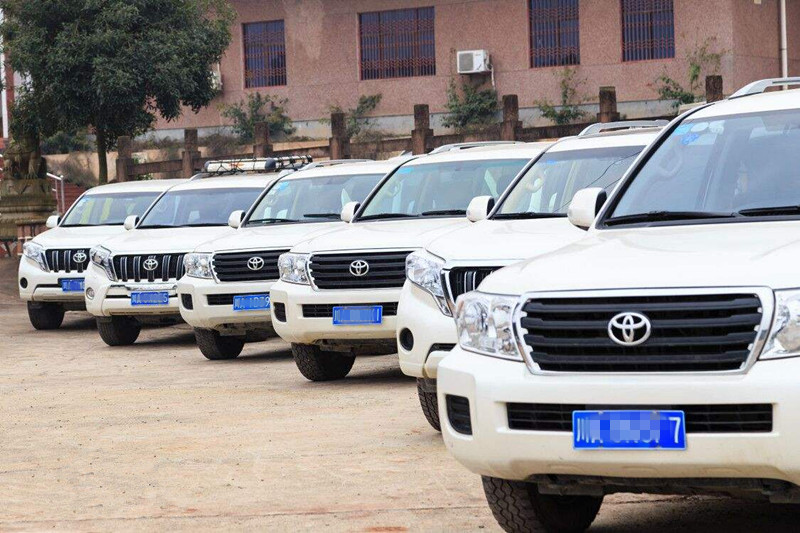 成都包車(chē)帶司機多少錢(qián)一天