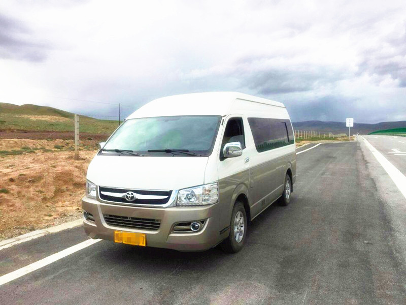 成都租車(chē)應該怎么租，中巴車(chē)大巴車(chē)租賃