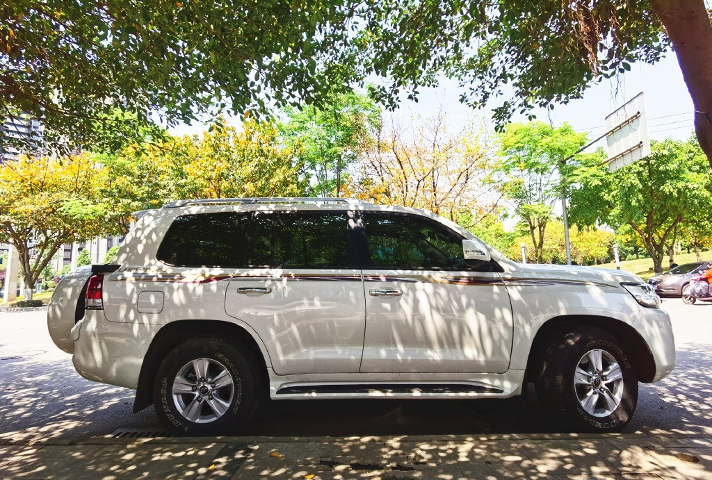 新手去川藏線(xiàn)租車(chē)自駕時(shí)要注意這些問(wèn)題！